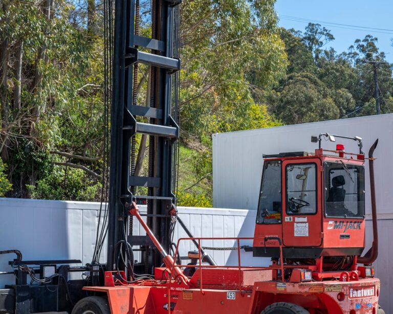 Read more about the article Elektrikli Forkliftler: İşyeriniz İçin Akıllı Çözüm