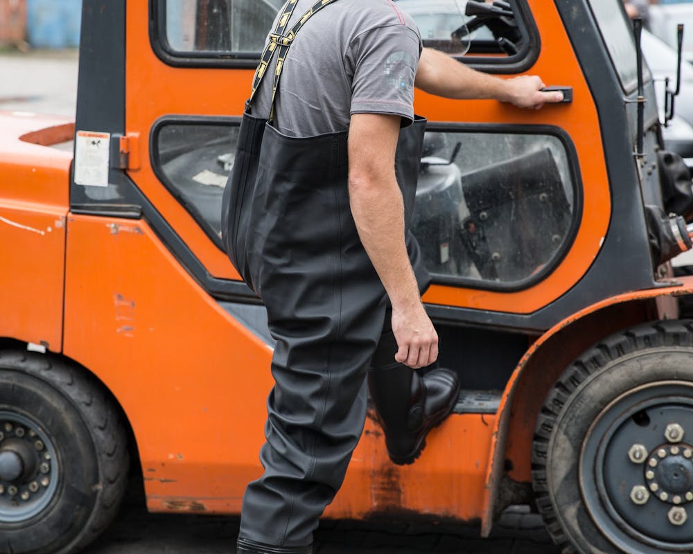 Read more about the article Elektrikli İstif Makineleri: Gücünüze Güç Katın